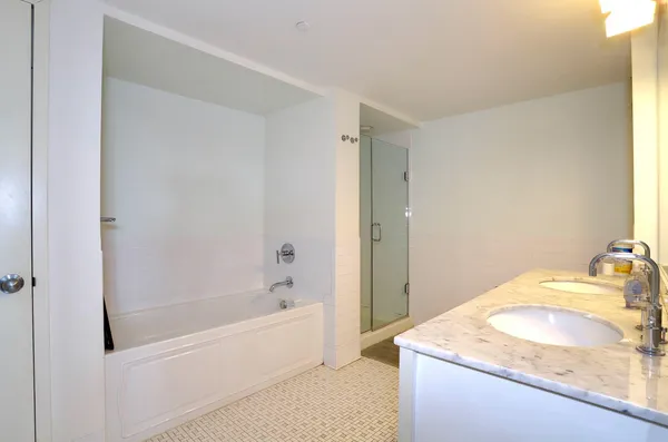 $4,600 | 700 Grove Street, Unit 10L, Jersey City, NJ 07310