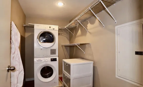 $4,600 | 700 Grove Street, Unit 10L, Jersey City, NJ 07310