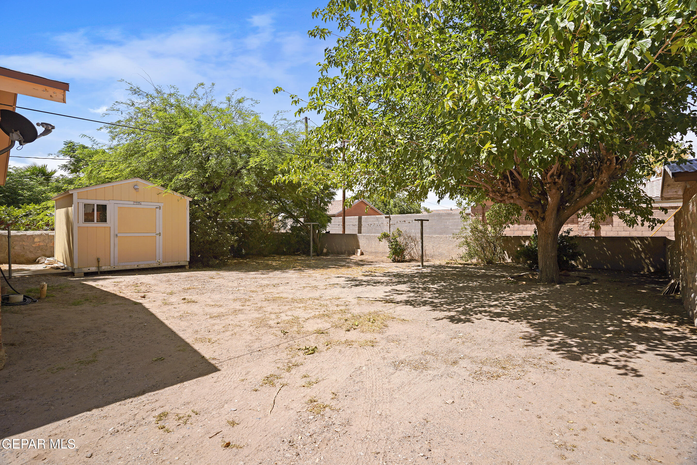 404 Northeast H Avenue Fabens, TX 79838 - Photo 6 of 30 DSC05603