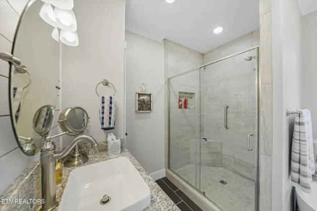 $840,000 | 103 Witt Court, Clinton, TN 37716