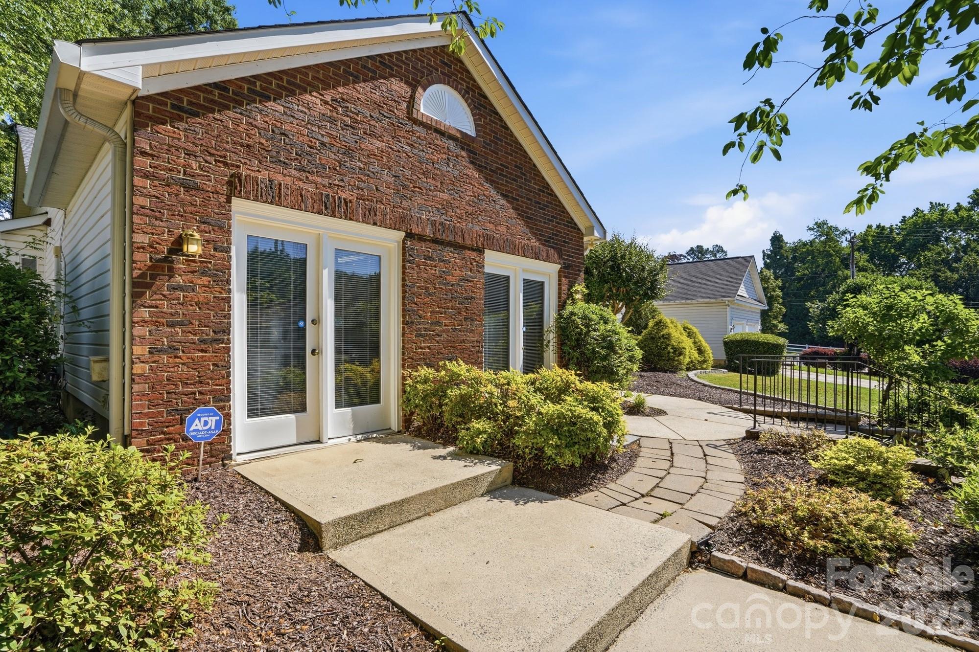 5519 Haybridge Road Charlotte, NC 28269 - Photo 14 of 48 Gallery Image 14