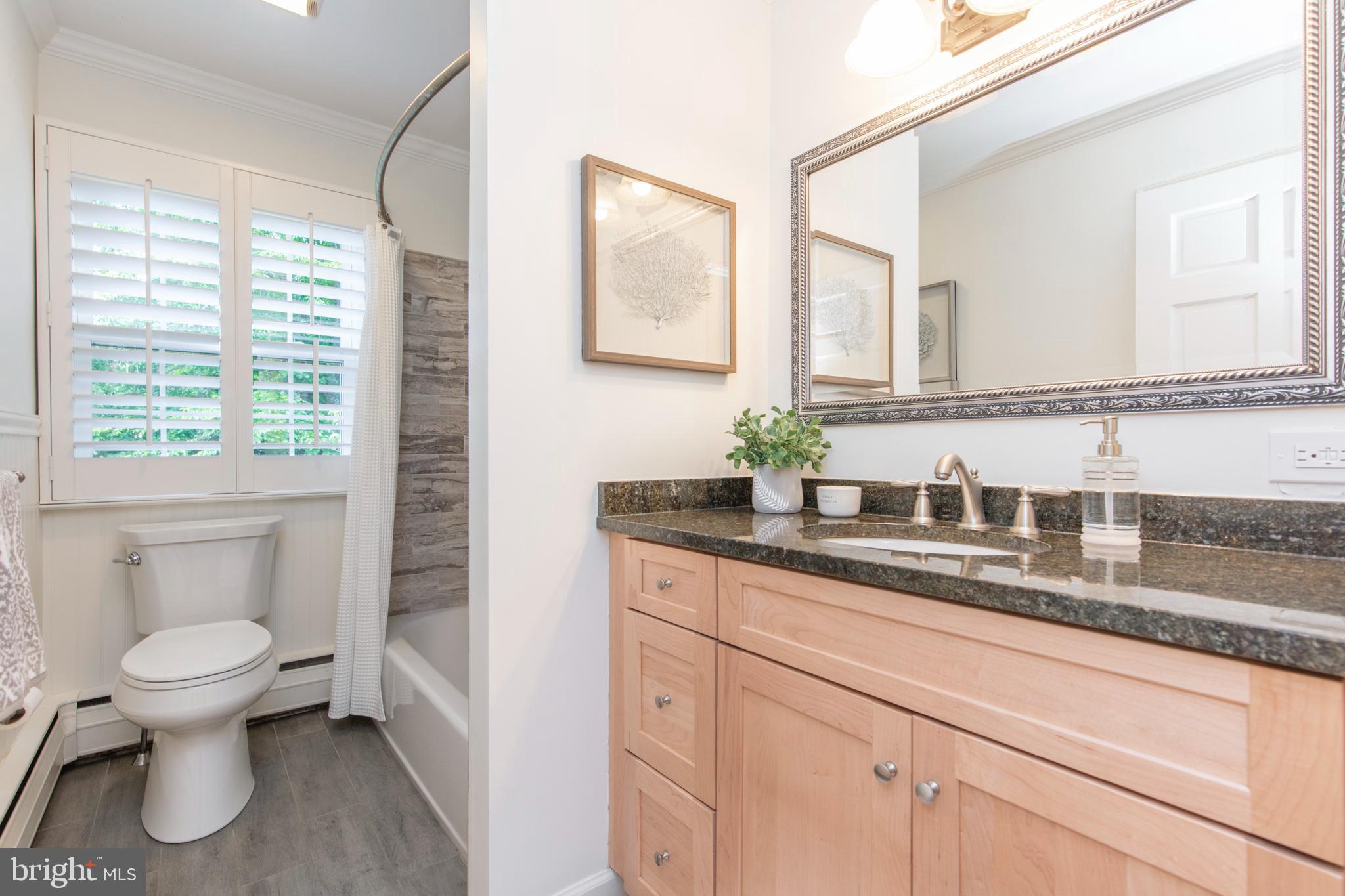 966 Ethan Allen Road Berwyn, PA 19312 - Photo 26 of 43 Hall Full Bathroom