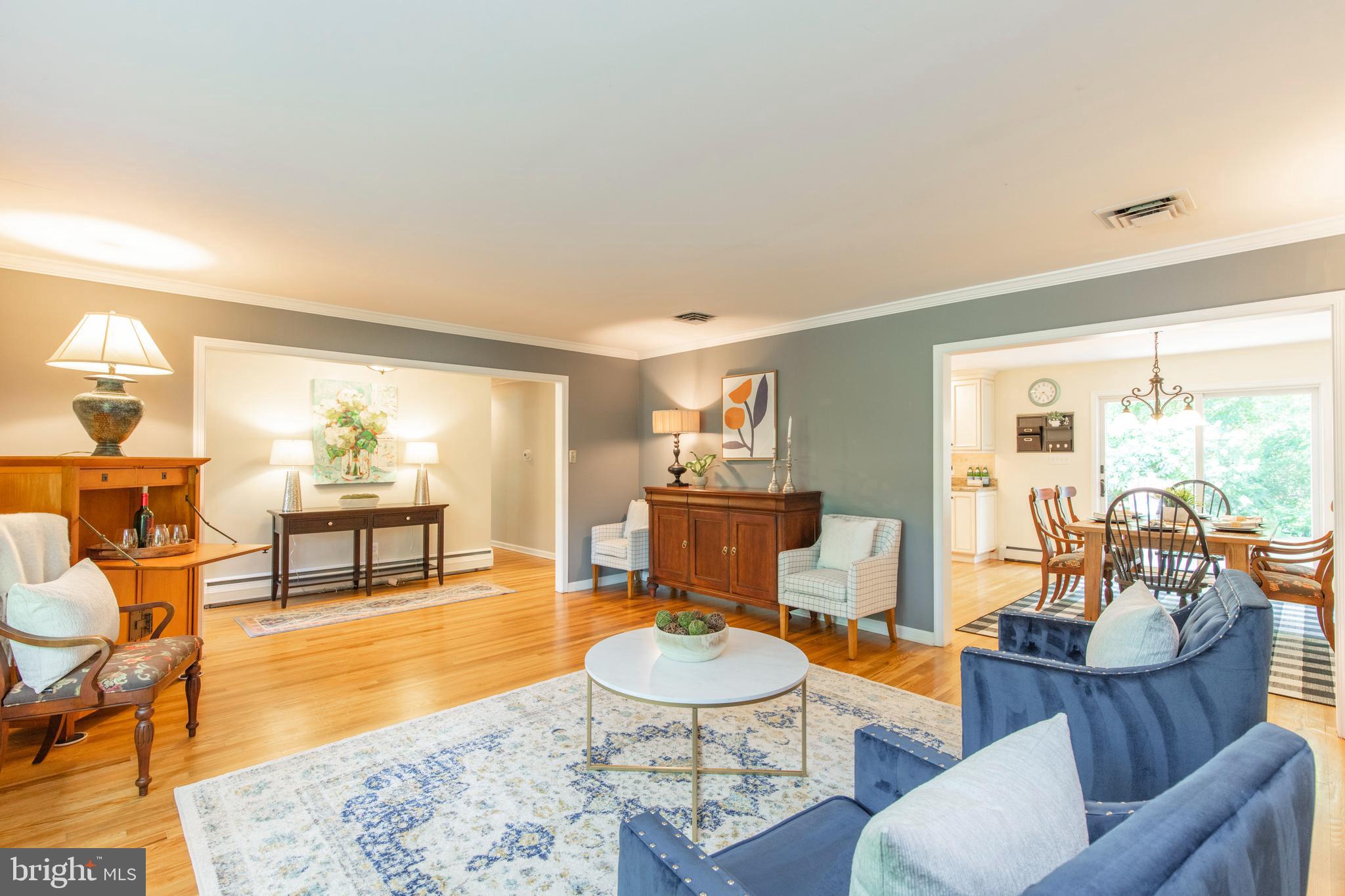 966 Ethan Allen Road Berwyn, PA 19312 - Photo 4 of 43 Living Room