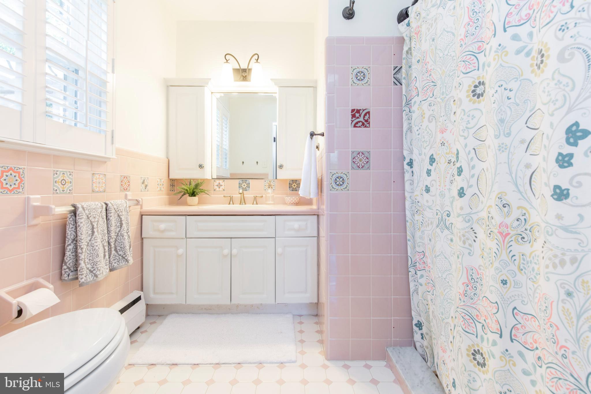 966 Ethan Allen Road Berwyn, PA 19312 - Photo 33 of 43 Main Full Bathroom
