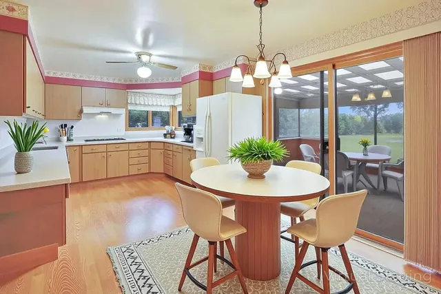 $390,000 | 2315 Berringer Road, Kossuth, WI 54220