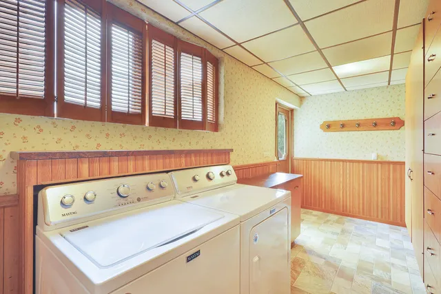 $390,000 | 2315 Berringer Road, Kossuth, WI 54220