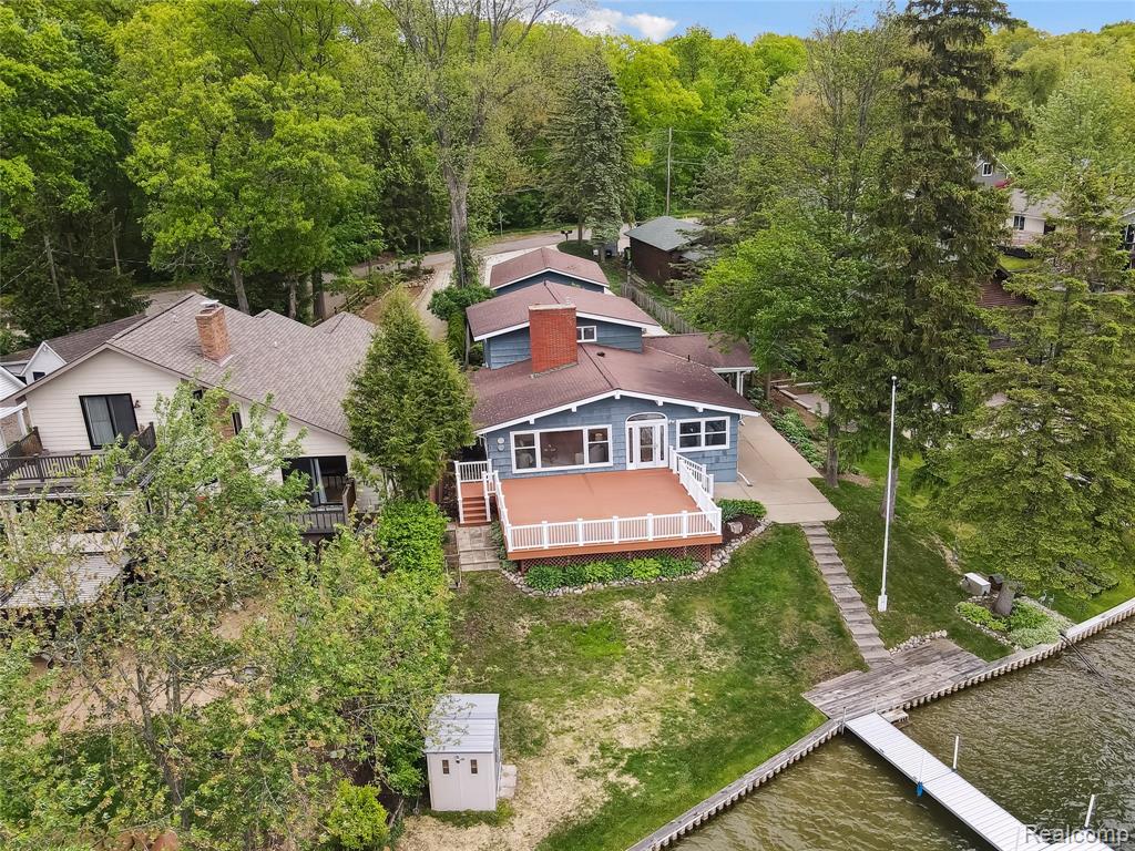 2009 Ridge Road White Lake, MI 48383 - Photo 48 of 56