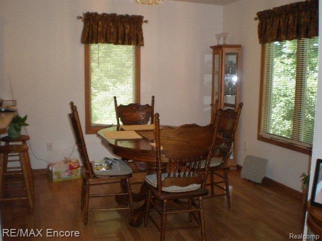 3135 Quick Road Holly, MI 48442 - Photo 8 of 25 DINING AT IT'S BEST.JPG