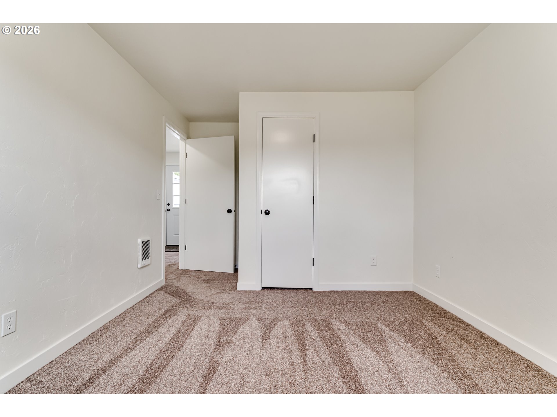85160 Larson Road Eugene, OR 97405 - Photo 16 of 32 Bedroom