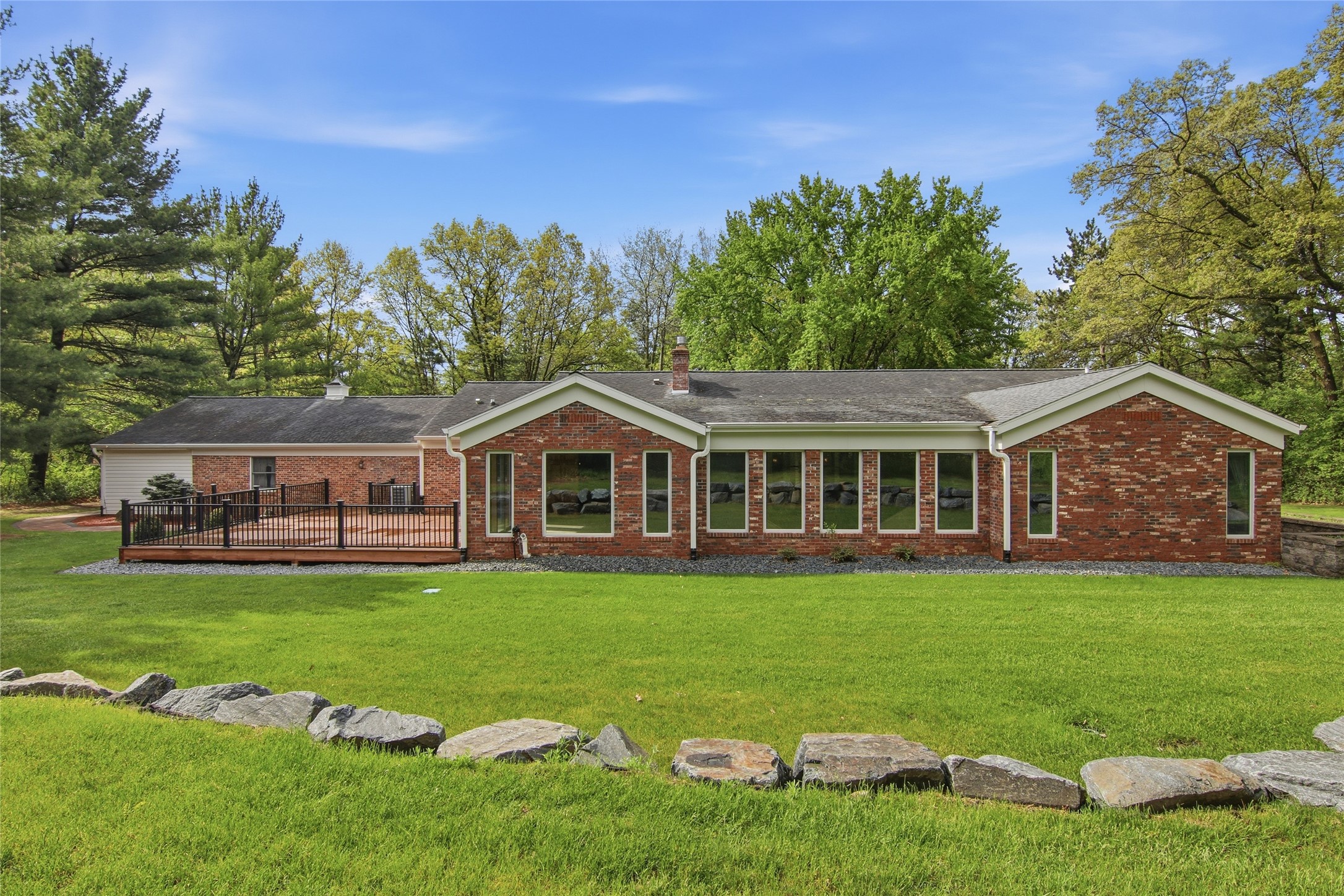 3750 Rimridge Road Eau Claire, WI 54701 - Photo 3 of 39