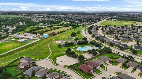 $275,000 | 2140 Sweetwood Drive, Fort Worth, TX 76131