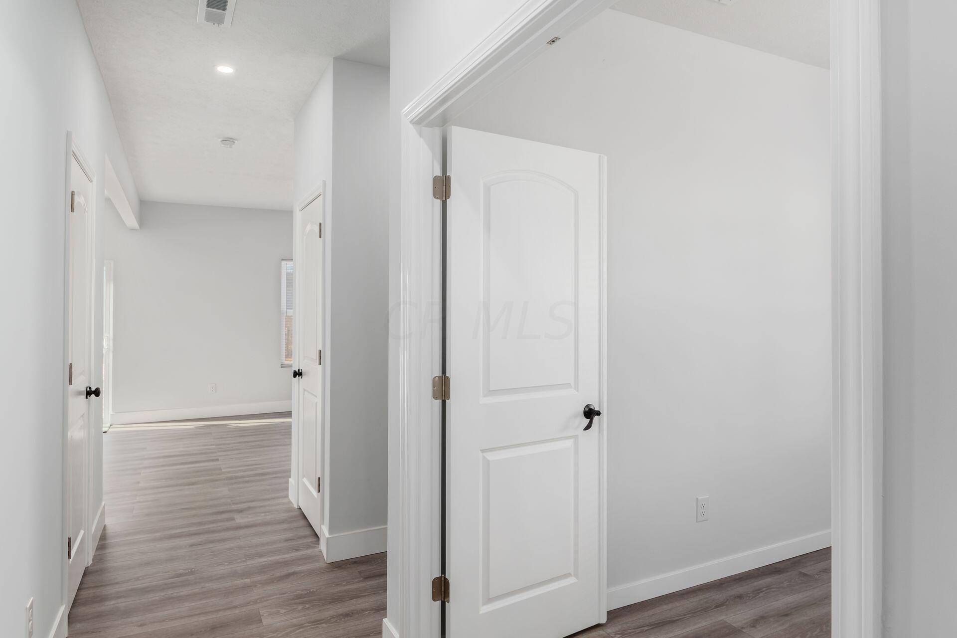 3299 Fontaine Road Columbus, OH 43232 - Photo 5 of 57 006_f9ef23d9_g fontaine rd-01