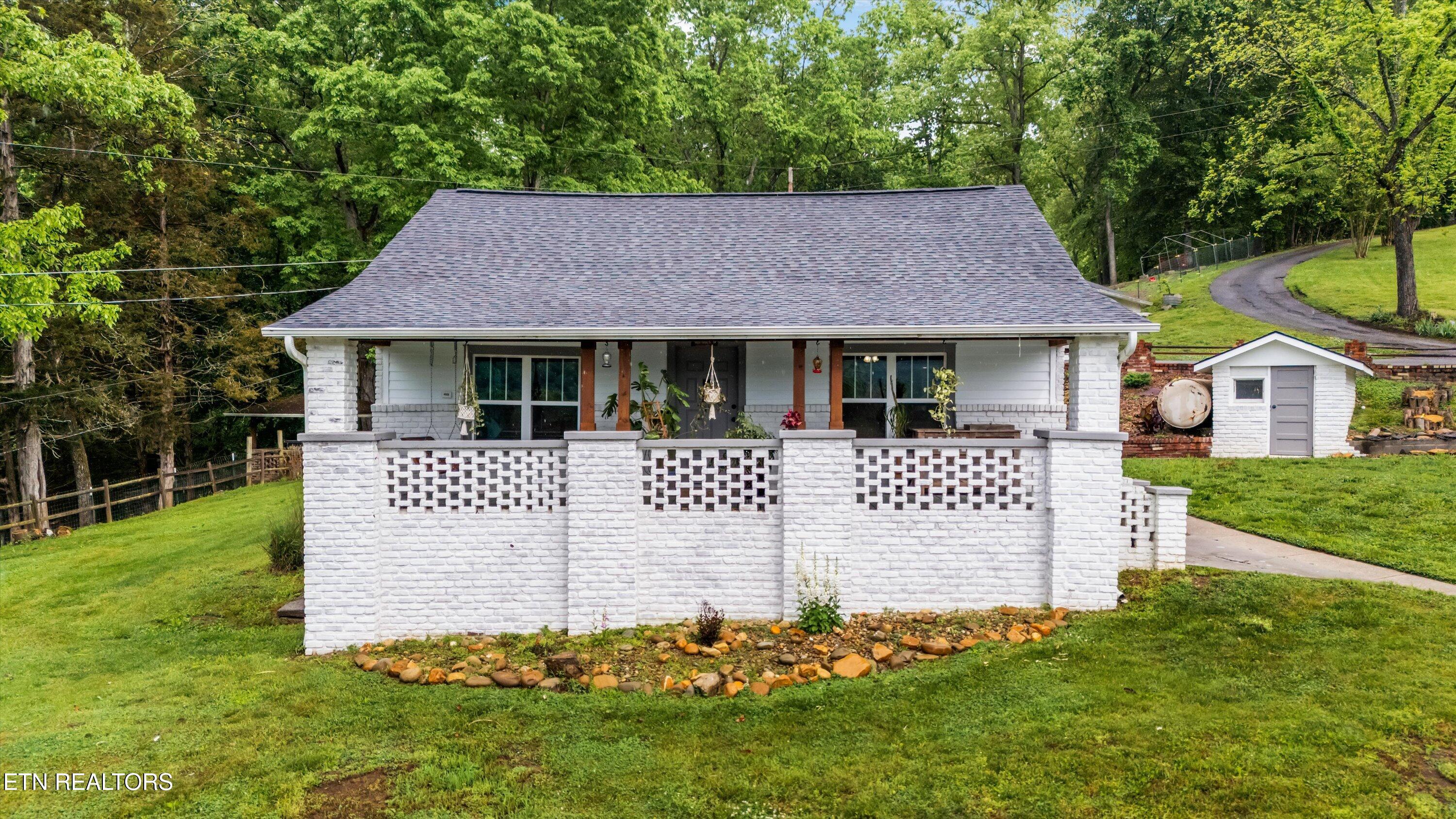 9337 Pedigo Road Powell, TN 37849 - Photo 3 of 57 9337 Pedigo Rd