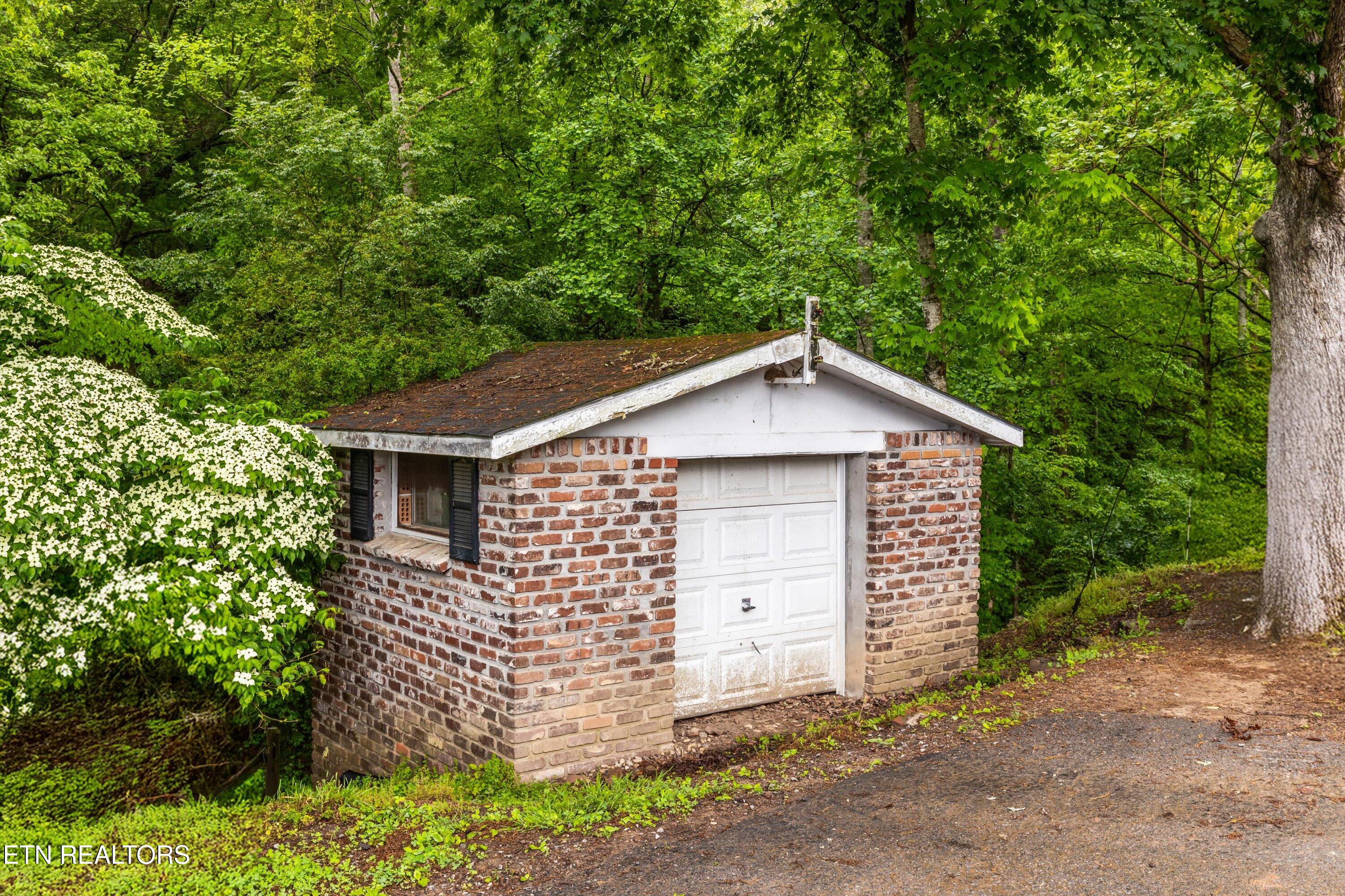 9337 Pedigo Road Powell, TN 37849 - Photo 31 of 57 32-9337 Pedigo Rd06