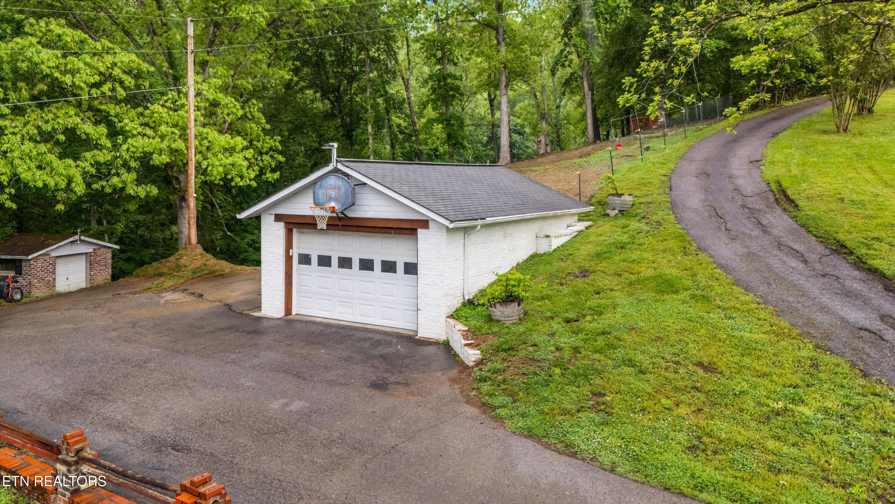9337 Pedigo Road Powell, TN 37849 - Photo 34 of 57 35-9337 Pedigo Rd40