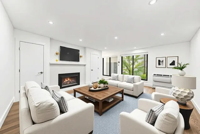 $3,300,000 | 130 Barrow Street, Unit PH20 | West Village