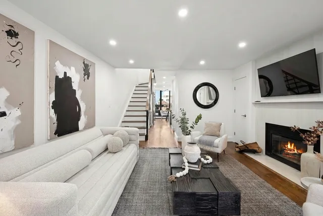 $3,300,000 | 130 Barrow Street, Unit PH20 | West Village