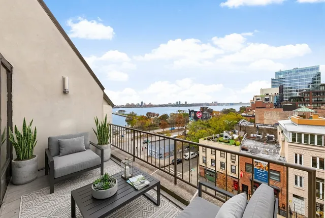 $3,300,000 | 130 Barrow Street, Unit PH20 | West Village