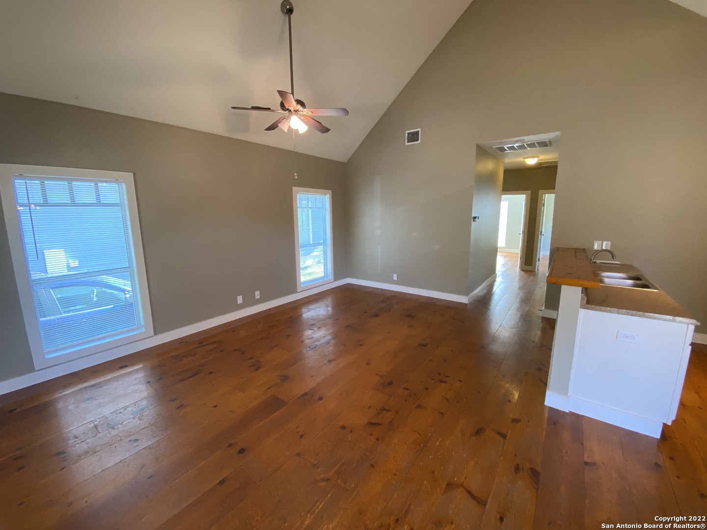 44 Fredericksburg Road Comfort, TX 78013 - Photo 3 of 13