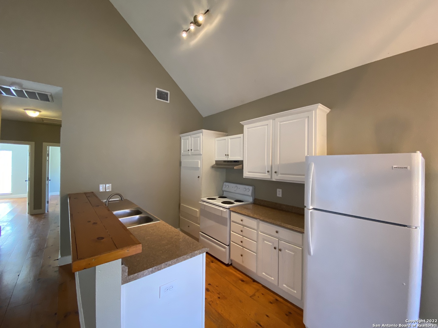 44 Fredericksburg Road Comfort, TX 78013 - Photo 5 of 13