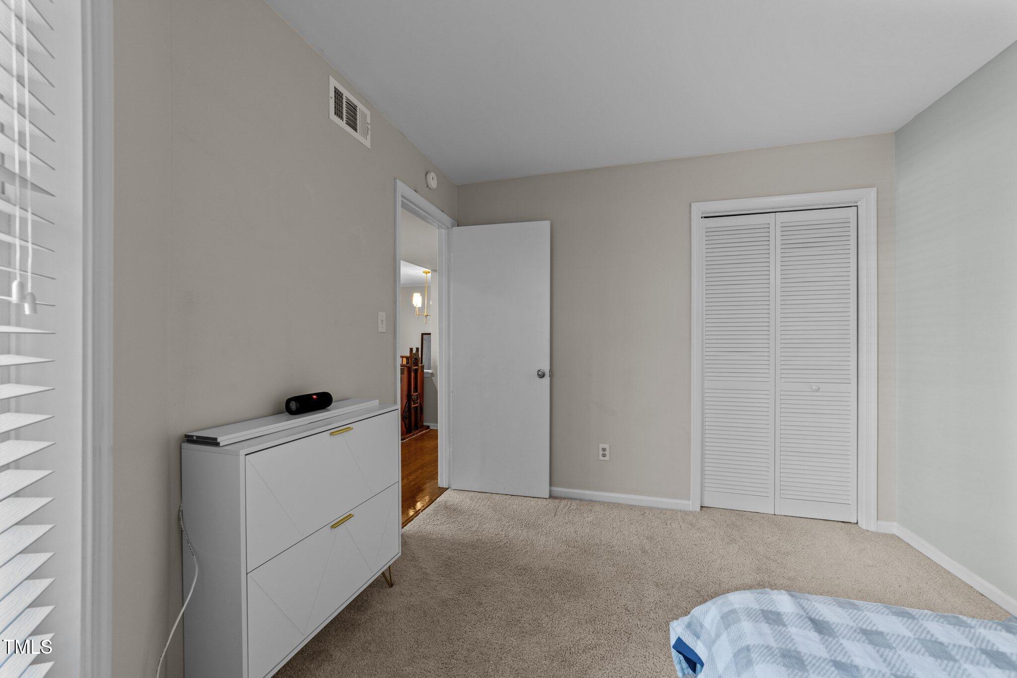 921 Washington Street, Unit 101 Raleigh, NC 27605 - Photo 12 of 30 12-web-or-mls-3D5A6626