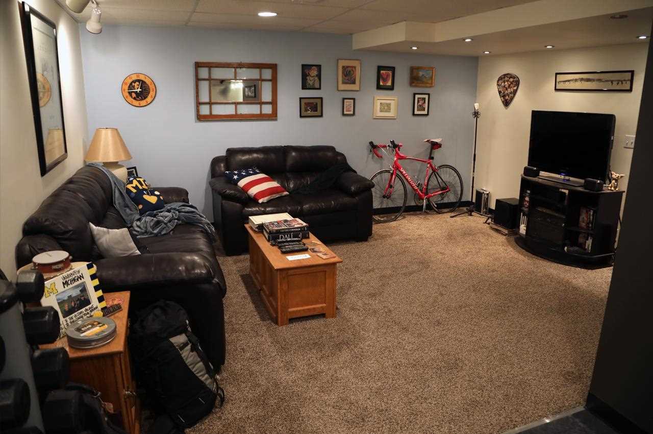 1215 Anderson Road Traverse City, MI 49686 - Photo 21 of 24 1894317-21.JPG