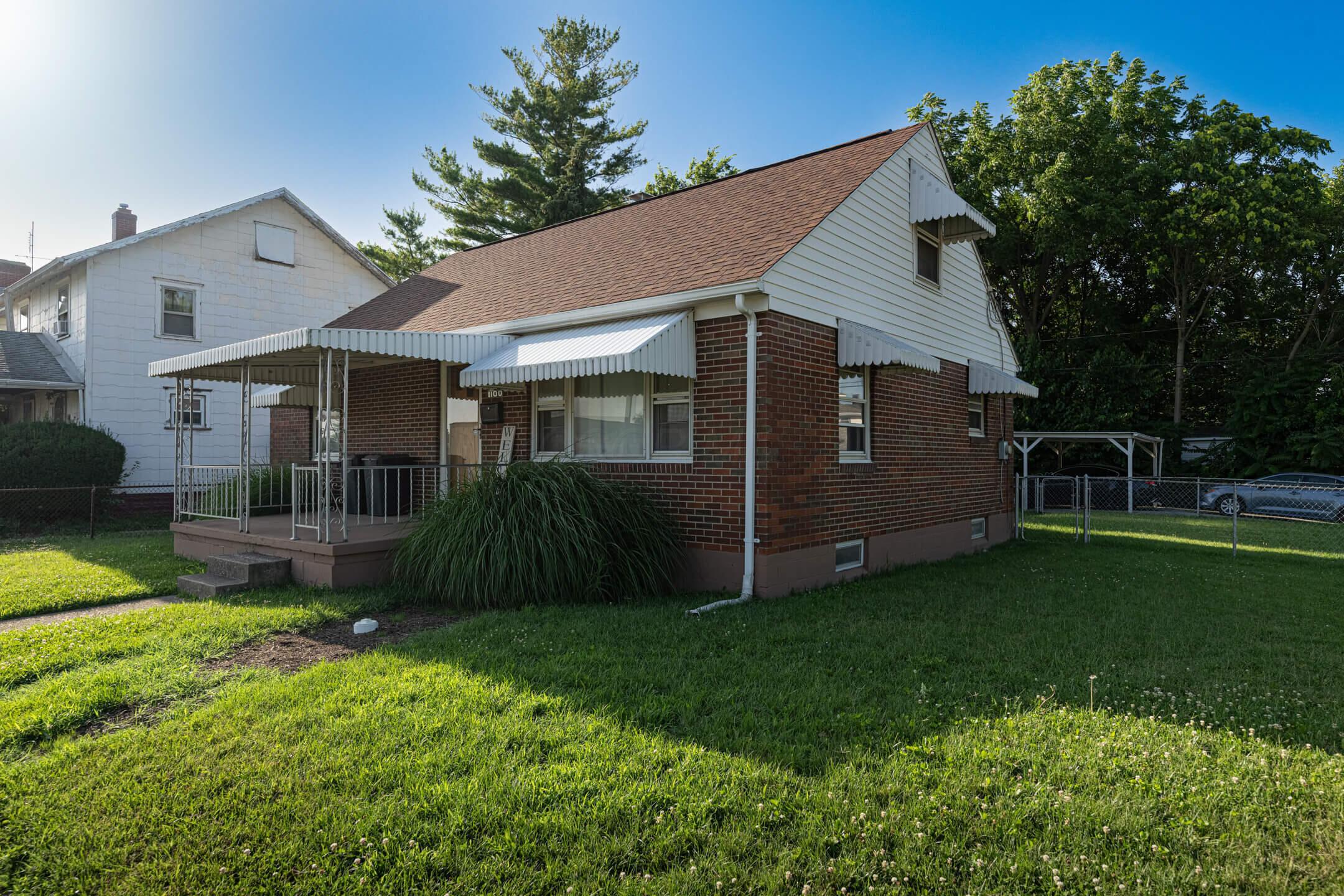 1100 W North St-37