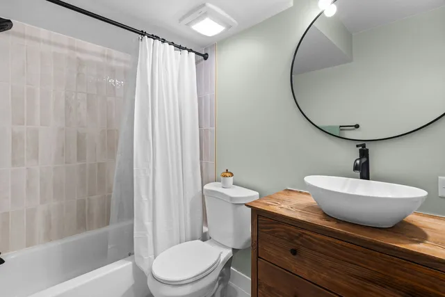 $400,000 | 1025 Queen Anne Street, Woodstock, IL 60098