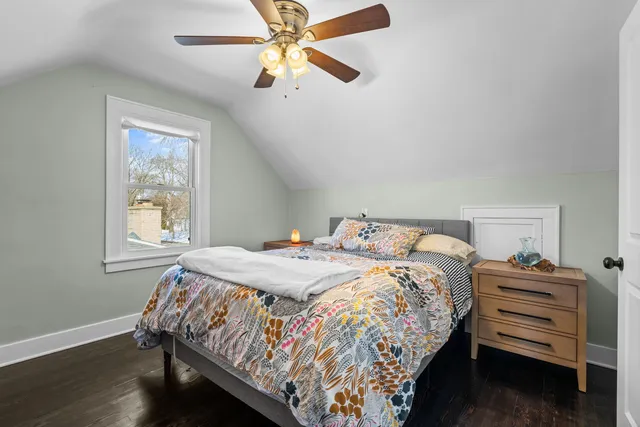 $400,000 | 1025 Queen Anne Street, Woodstock, IL 60098