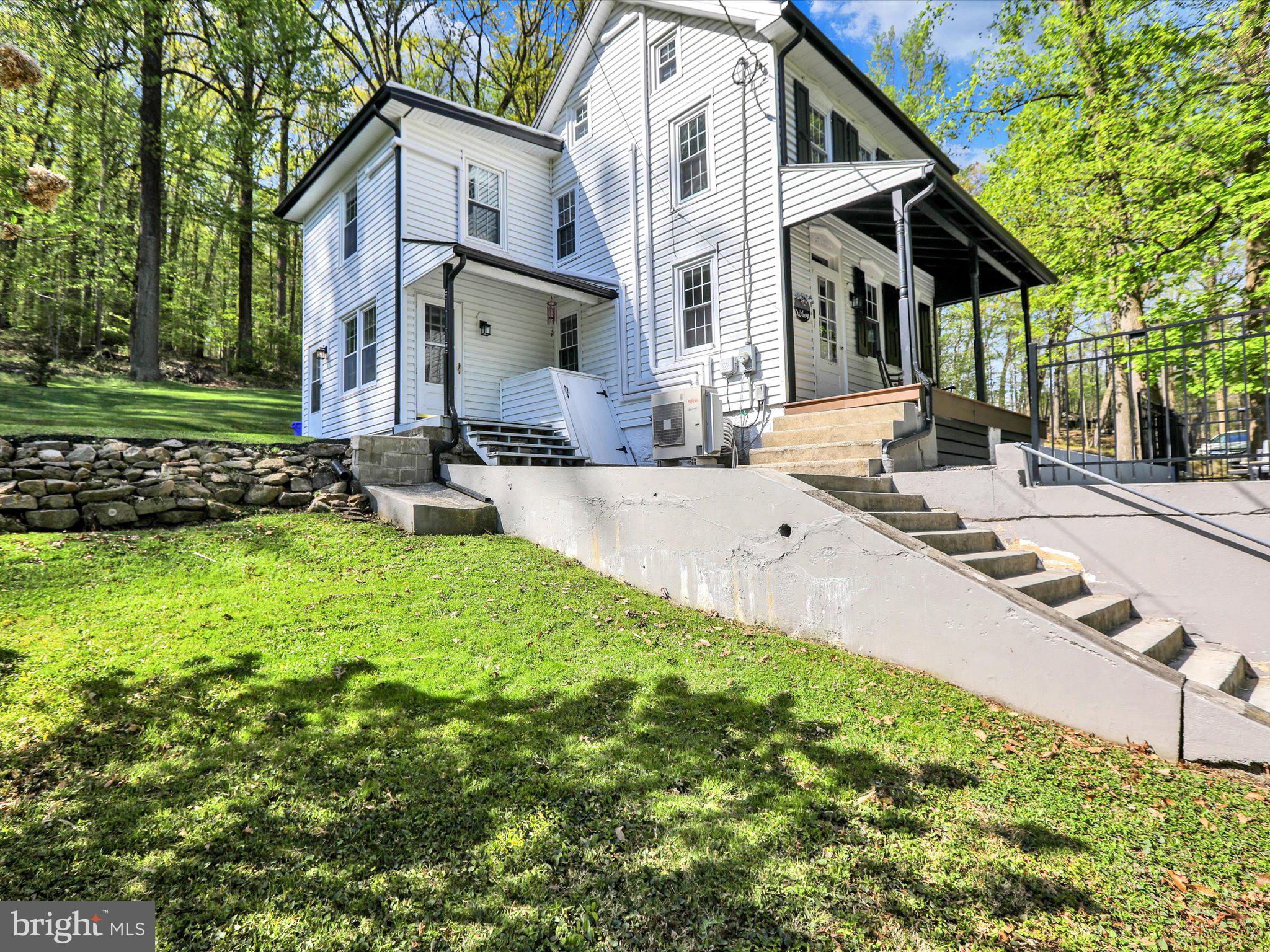 720 Wyomissing Road Mohnton, PA 19540 - Photo 4 of 50 Gallery Image 4