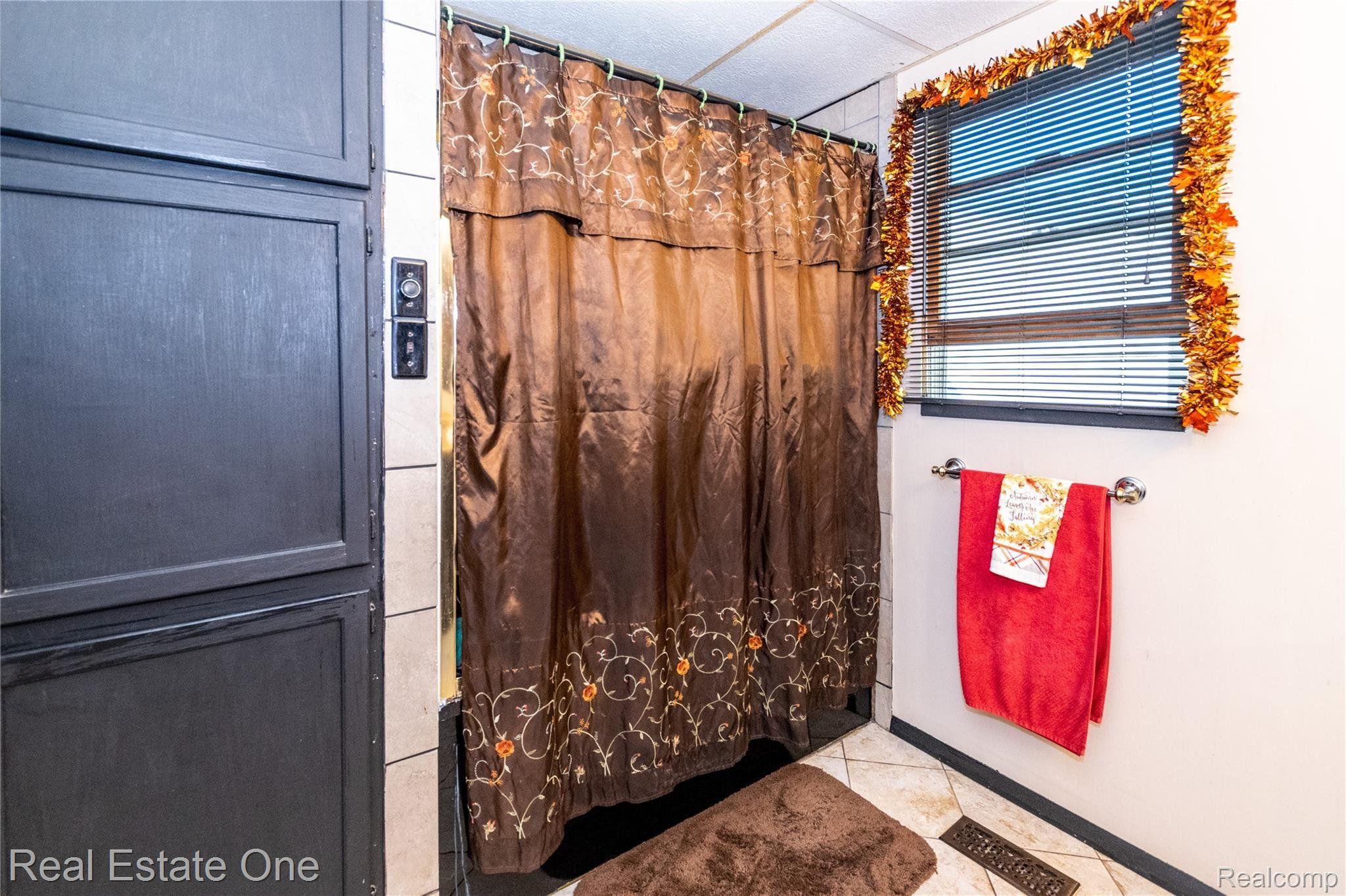 117 North Conklin Road Lake Orion, MI 48362 - Photo 17 of 24 117Conklin-2.jpg