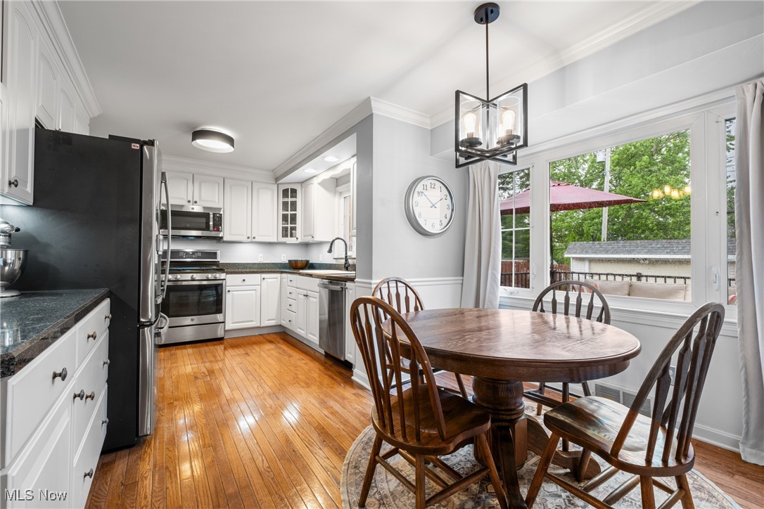 2414 Loyola Road Cleveland, OH 44118 - Photo 12 of 42 Gallery Image 12