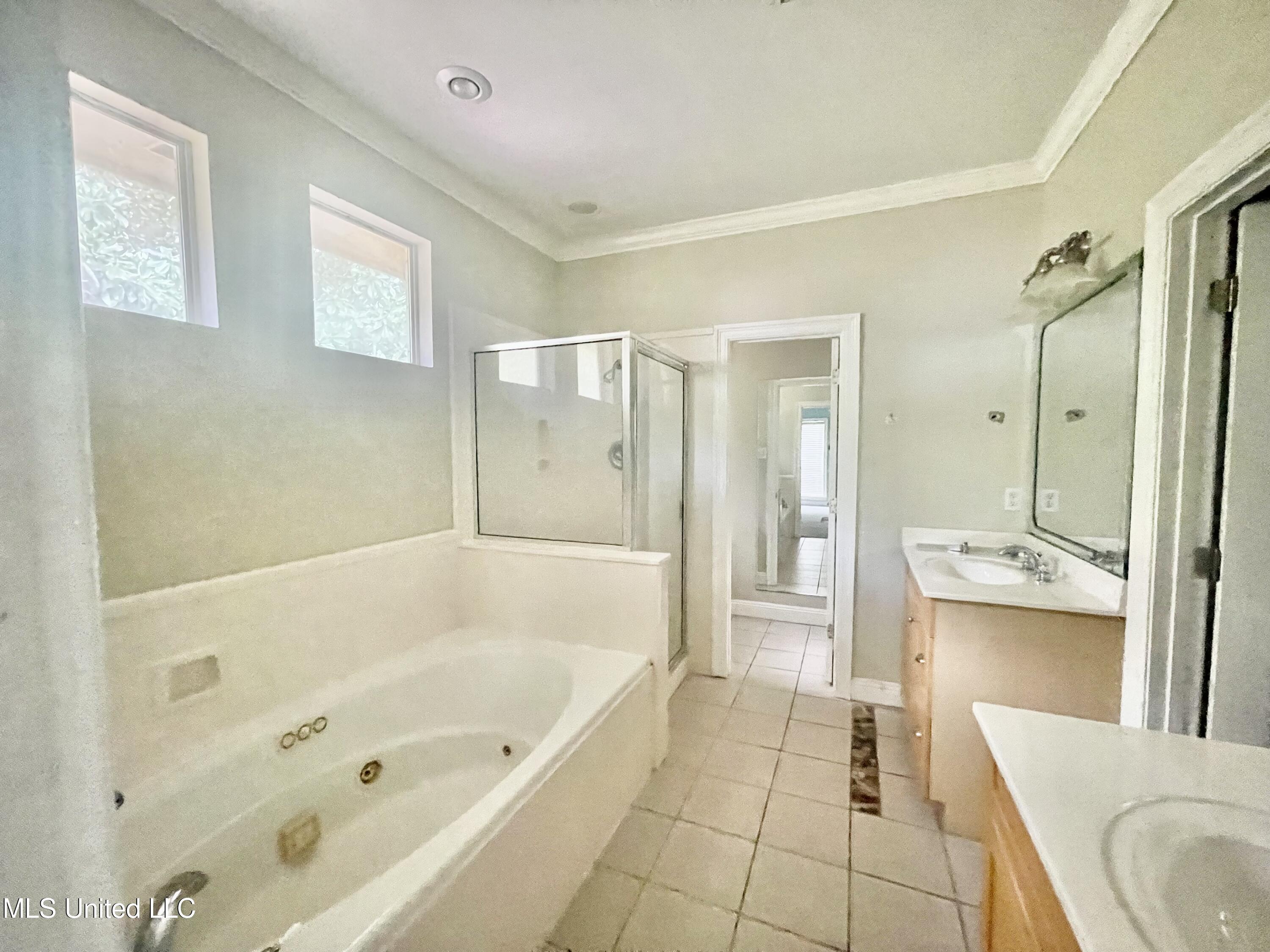 2442 Martin Road Biloxi, MS 39531 - Photo 11 of 20 IMG_7015