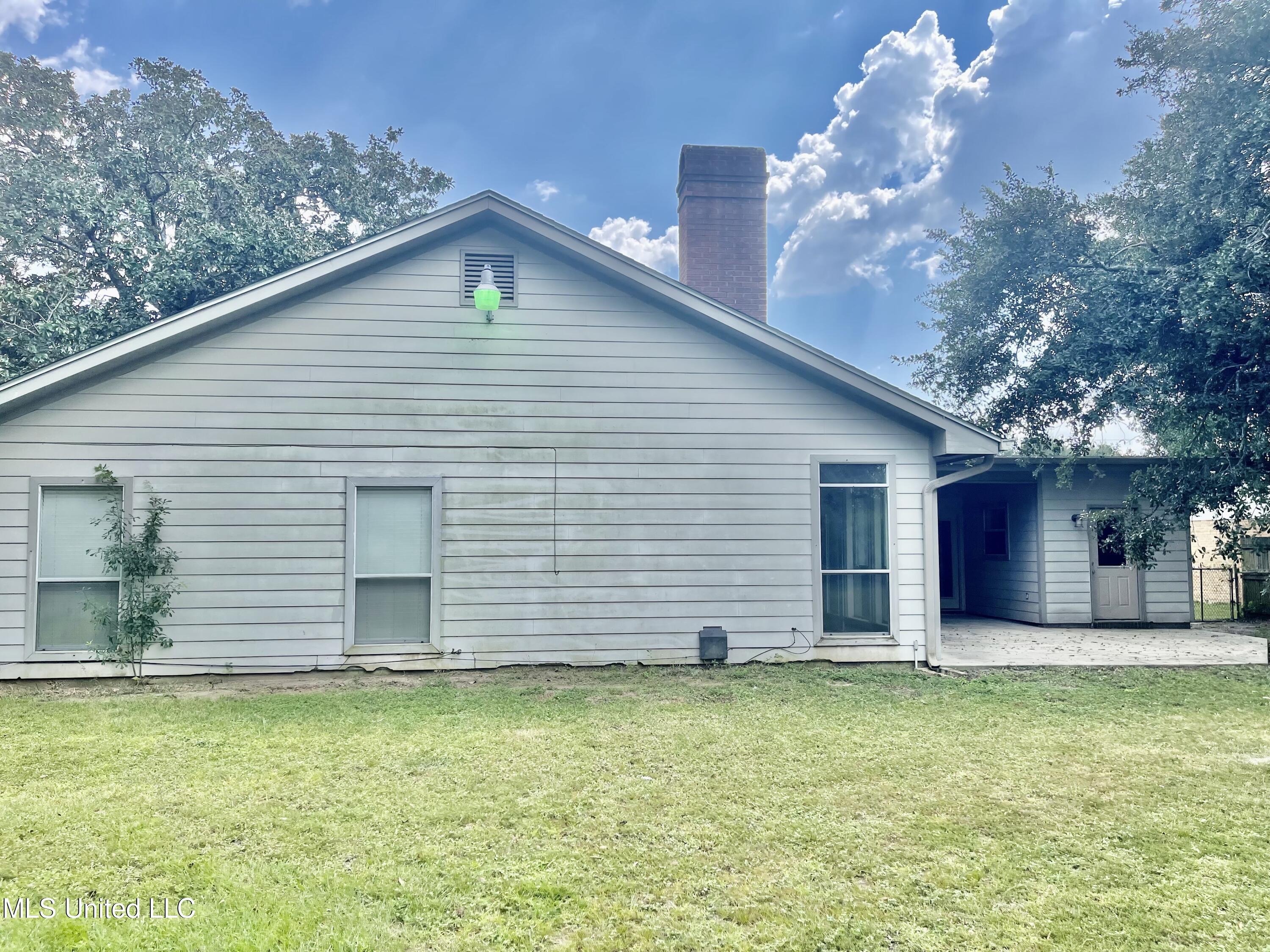 2442 Martin Road Biloxi, MS 39531 - Photo 18 of 20 IMG_7024