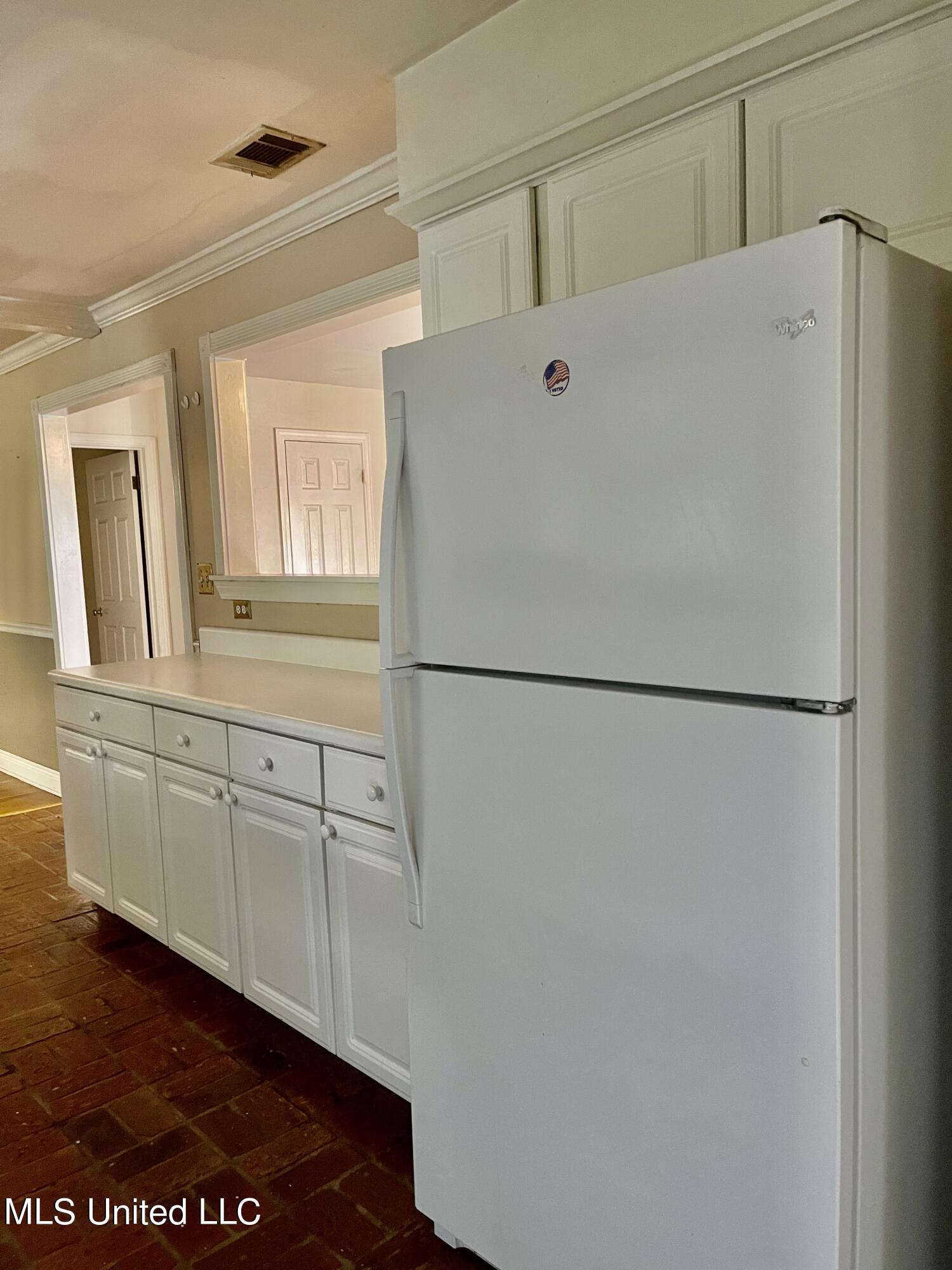 2442 Martin Road Biloxi, MS 39531 - Photo 6 of 20 IMG_7028