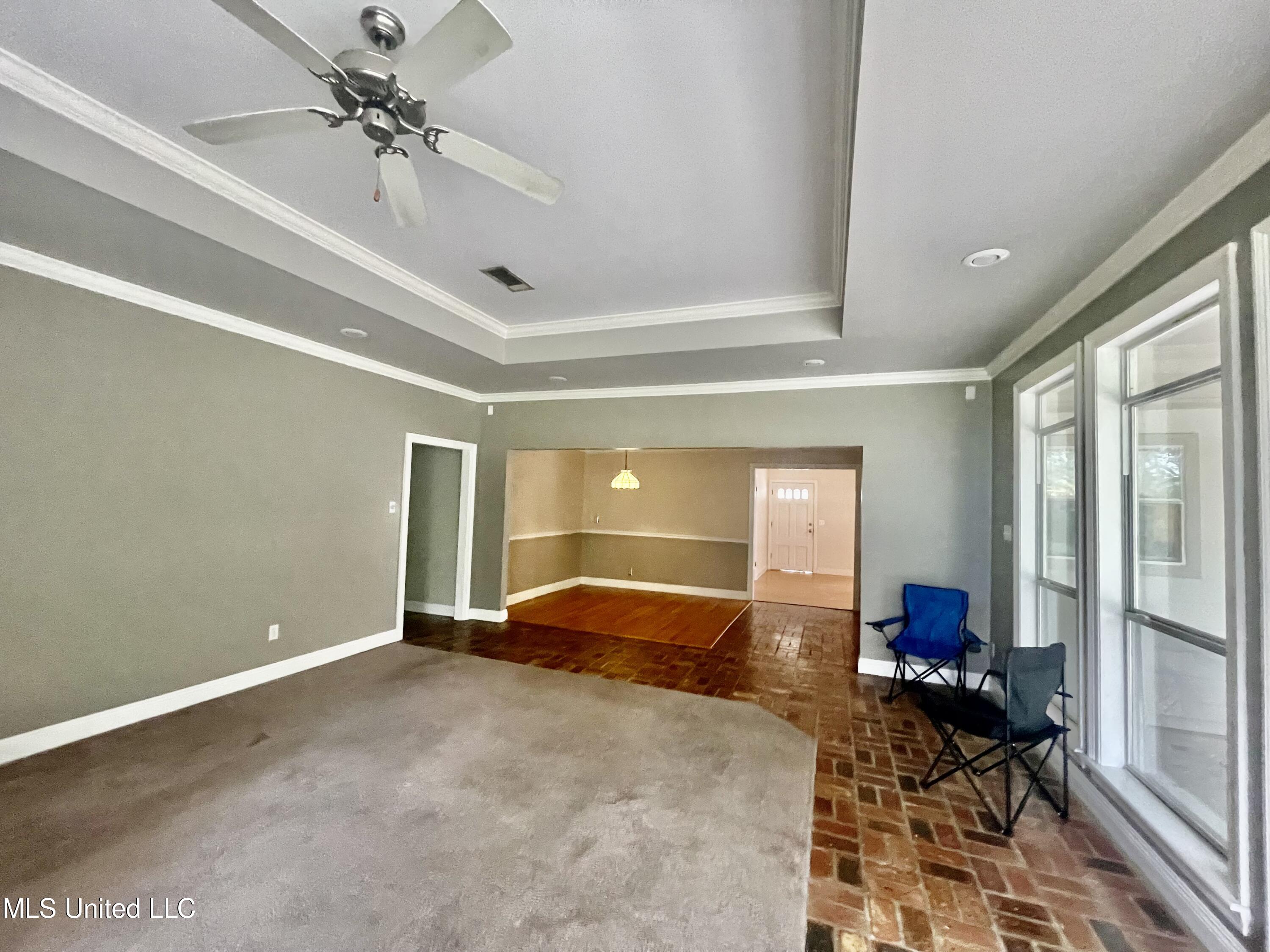 2442 Martin Road Biloxi, MS 39531 - Photo 8 of 20 IMG_7013