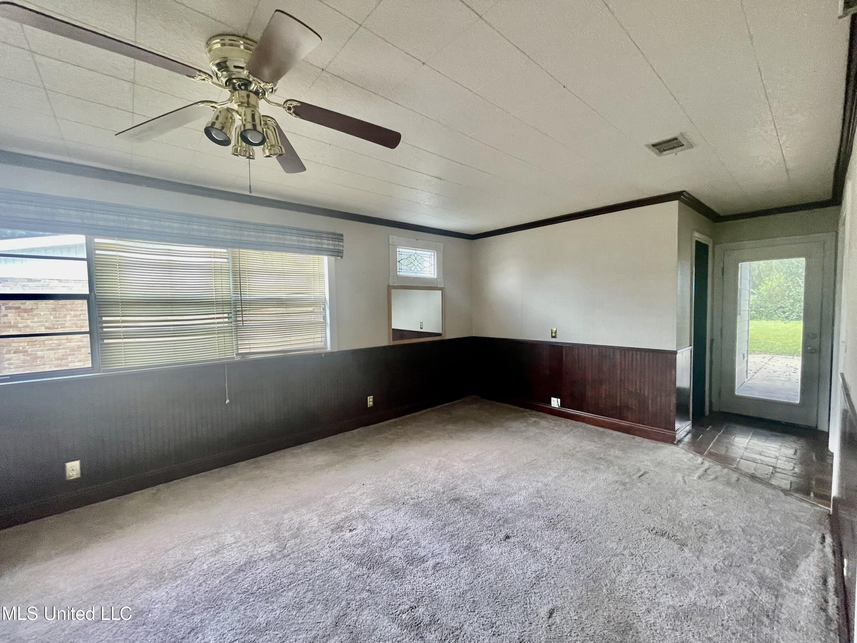 2442 Martin Road Biloxi, MS 39531 - Photo 9 of 20 IMG_7021