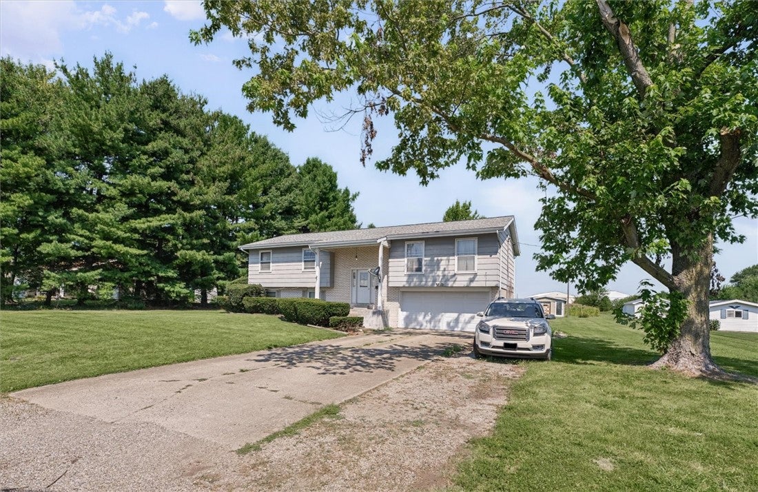504 West Charleston Road Ashmore, IL 61912 - Photo 4 of 43 Gallery Image 4