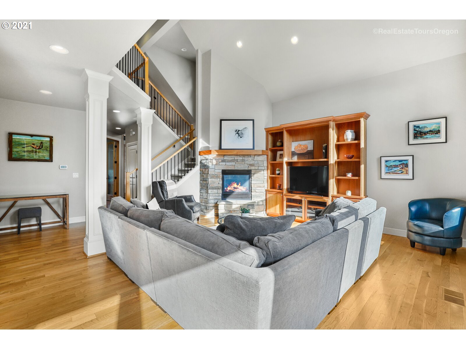 8110 Southwest 47th Avenue Portland, OR 97219 - Photo 4 of 32 Gallery Image 4