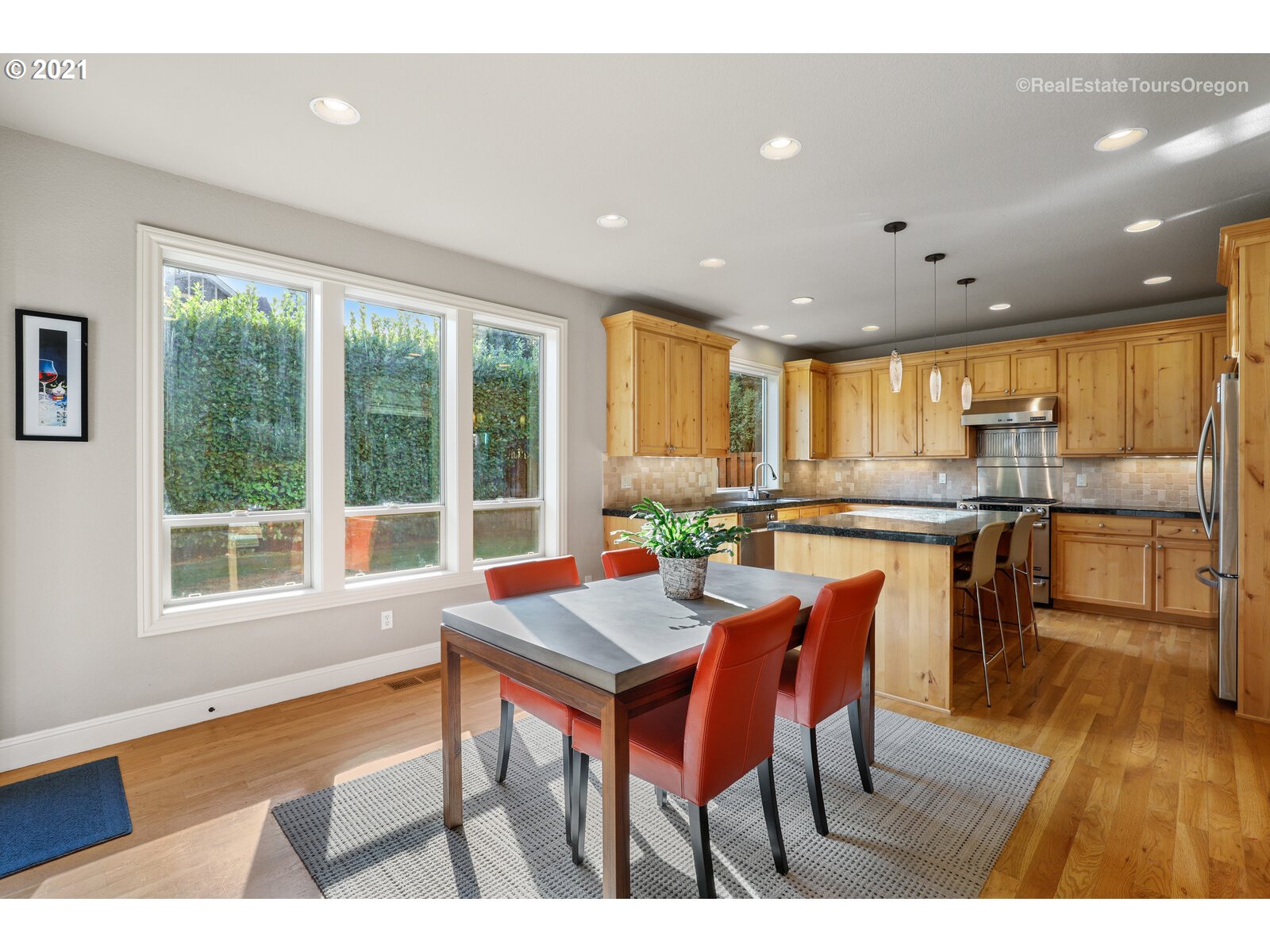8110 Southwest 47th Avenue Portland, OR 97219 - Photo 9 of 32 Gallery Image 9