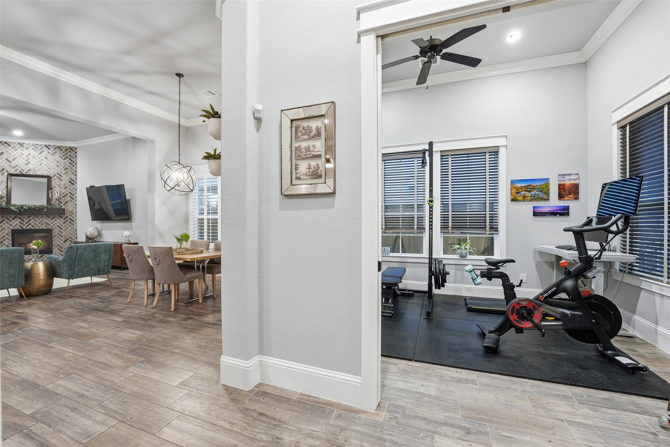 2172 Rope Maker Road Conroe, TX 77384 - Photo 9 of 50 a view of a livingroom with lounge chair and windows