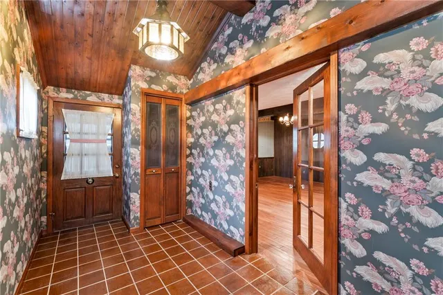 $274,900 | 1245 Avondale Drive, Industry, PA 15052