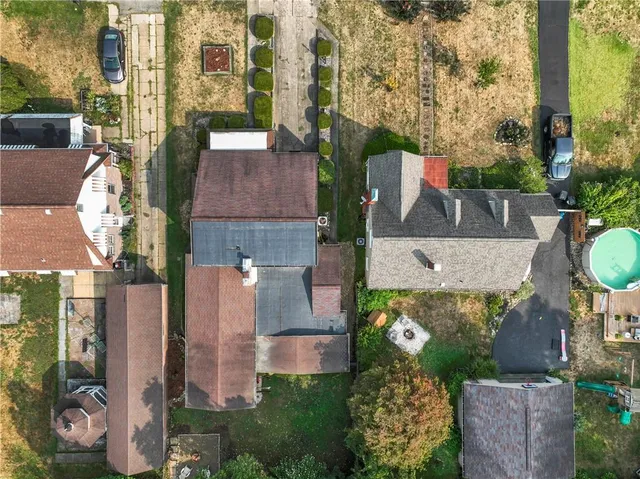 $274,900 | 1245 Avondale Drive, Industry, PA 15052