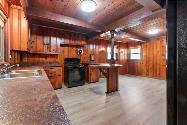 $274,900 | 1245 Avondale Drive, Industry, PA 15052