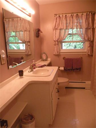 32 Sonning Road Beverly, MA 01915 - Photo 14 of 19 Gallery Image 14