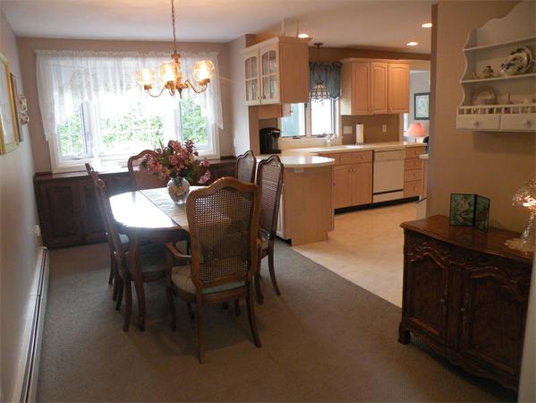 32 Sonning Road Beverly, MA 01915 - Photo 8 of 19 Gallery Image 8