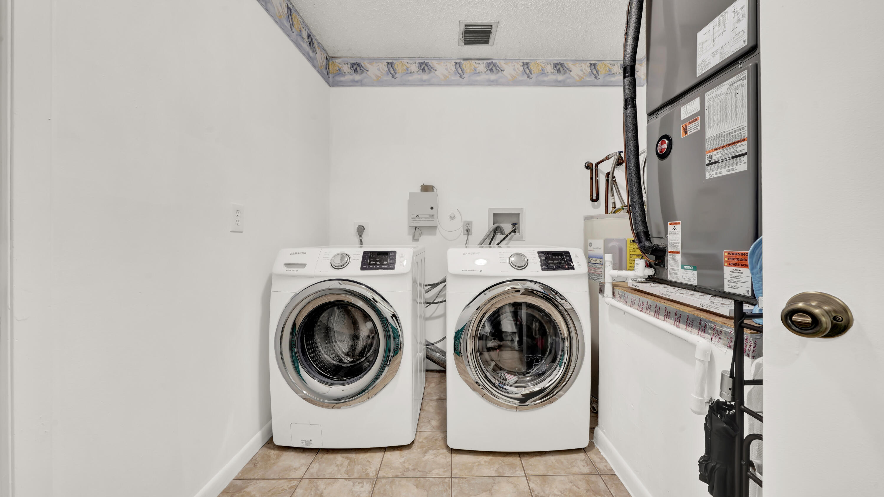 17995 31st Road North Loxahatchee, FL 33470 - Photo 29 of 47 Laundry