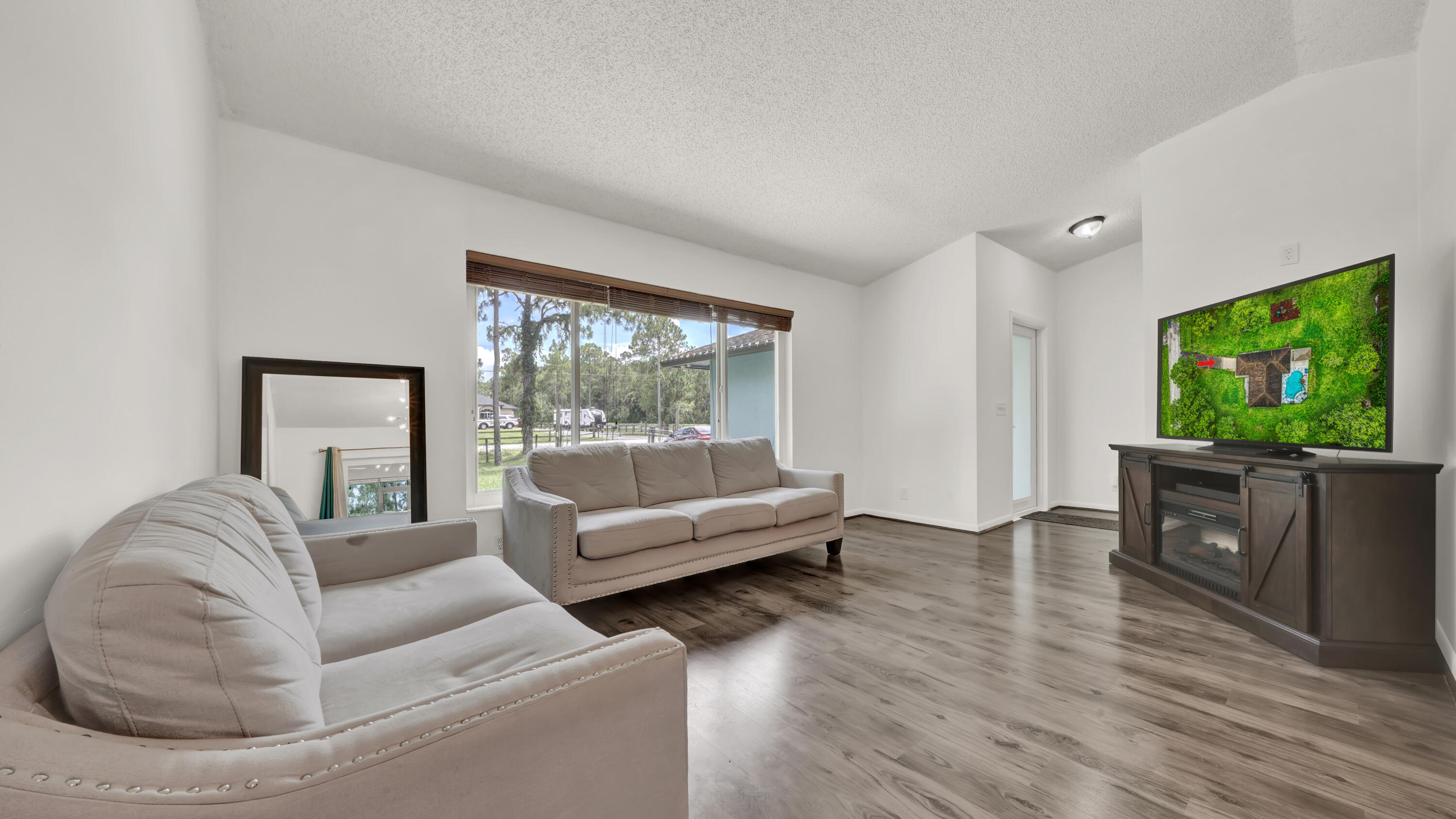 17995 31st Road North Loxahatchee, FL 33470 - Photo 33 of 47 Living Room (4)