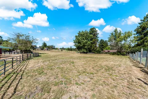 $2,495,000 | 8571 Brand Lane, Penngrove, CA 94951