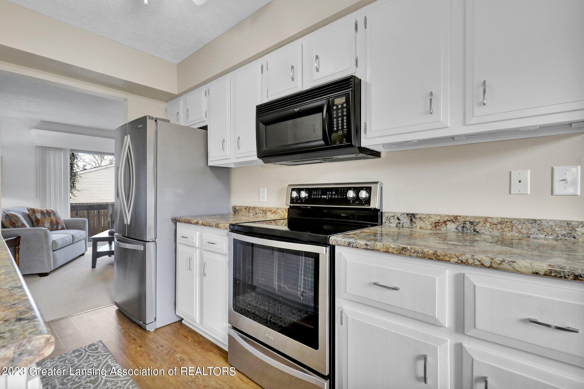 826 Armstrong Road, Unit 19 Lansing, MI 48911 - Photo 8 of 23 11-web-or-mls-Open Ended Media-11